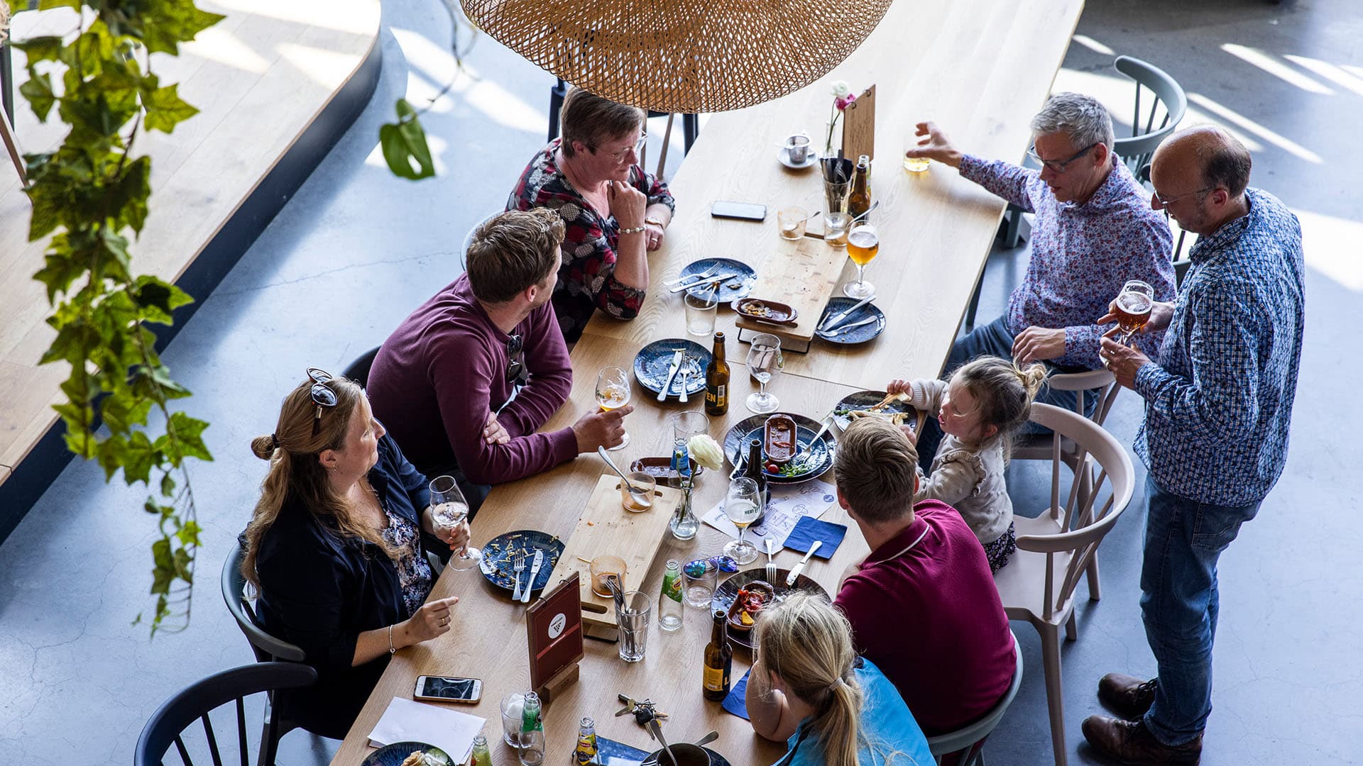 Iedere maand: Aanschuiflunch bij The Vineyard — markt-eten in Westland